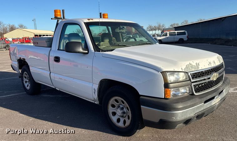 image for item EP2921 2006 Chevrolet Silverado 1500 pickup truck