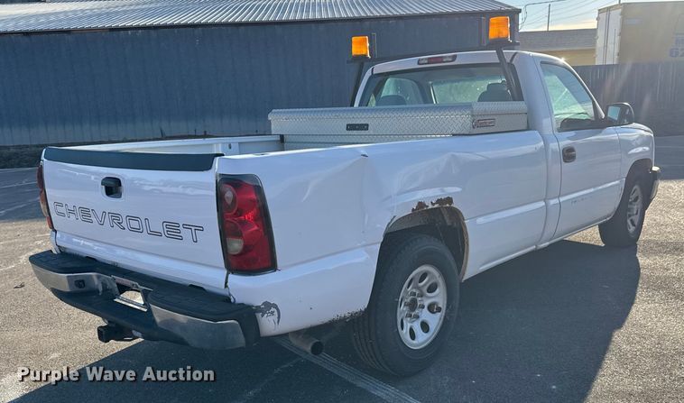 image for item EP2921 2006 Chevrolet Silverado 1500 pickup truck