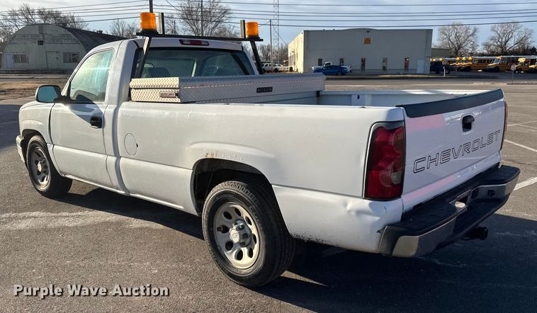 image for item EP2921 2006 Chevrolet Silverado 1500 pickup truck