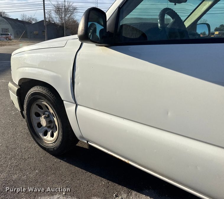 image for item EP2921 2006 Chevrolet Silverado 1500 pickup truck