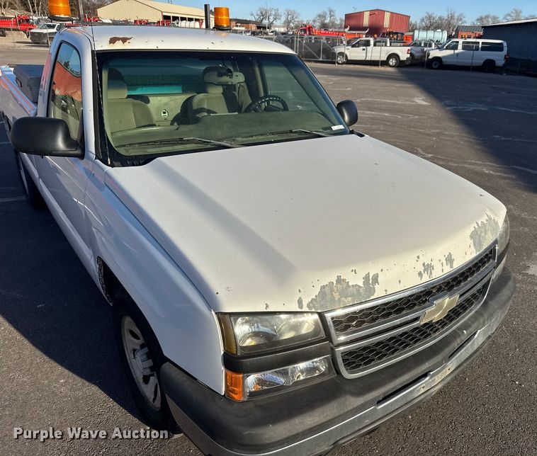 image for item EP2921 2006 Chevrolet Silverado 1500 pickup truck