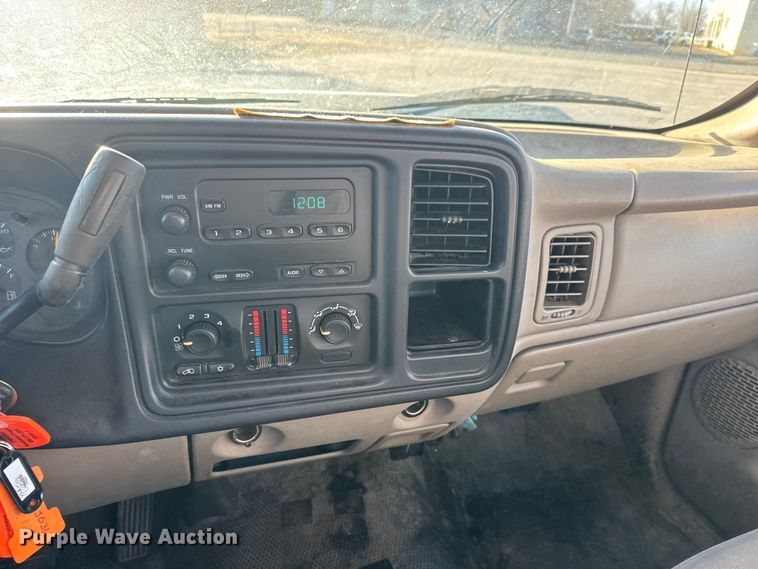 image for item EP2921 2006 Chevrolet Silverado 1500 pickup truck