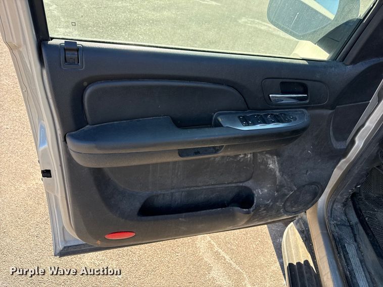 image for item EP2923 2007 Chevrolet Suburban SUV