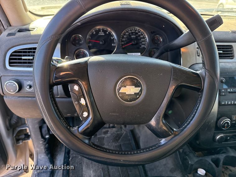 image for item EP2923 2007 Chevrolet Suburban SUV