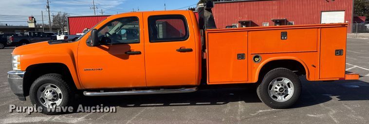 image for item EP2926 2012 Chevrolet Silverado 2500HD Crew Cab utility bed pickup truck