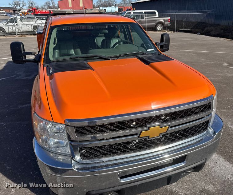 image for item EP2926 2012 Chevrolet Silverado 2500HD Crew Cab utility bed pickup truck