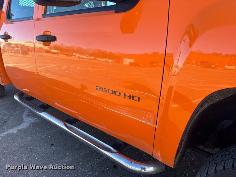 image for item EP2926 2012 Chevrolet Silverado 2500HD Crew Cab utility bed pickup truck