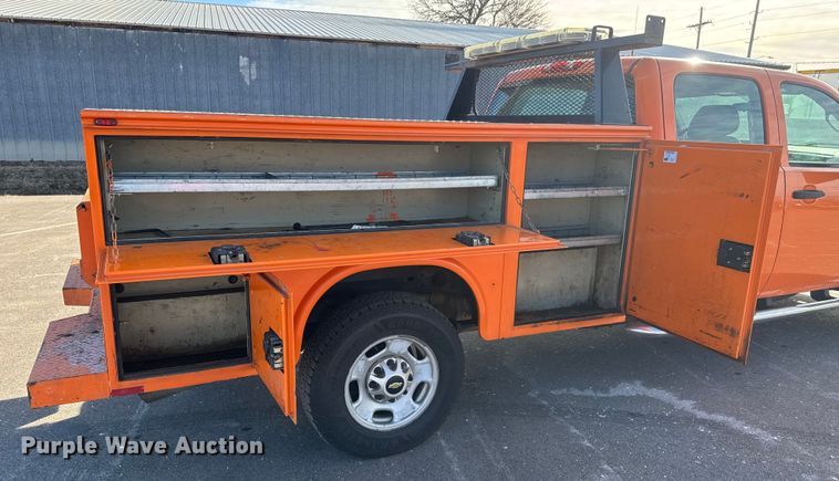 image for item EP2926 2012 Chevrolet Silverado 2500HD Crew Cab utility bed pickup truck