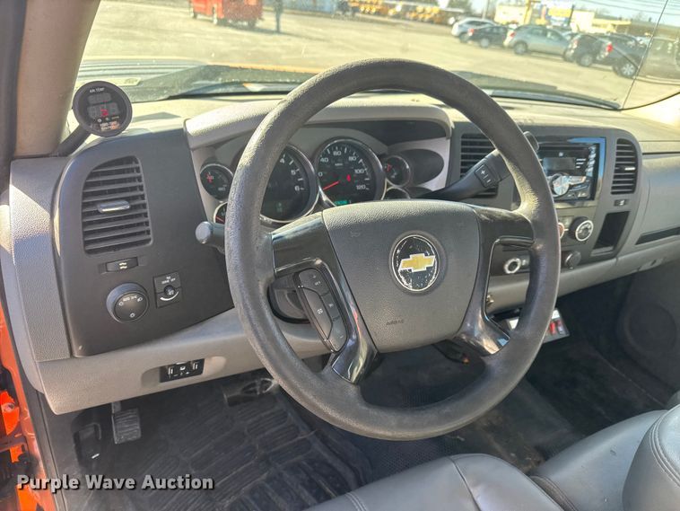 image for item EP2926 2012 Chevrolet Silverado 2500HD Crew Cab utility bed pickup truck