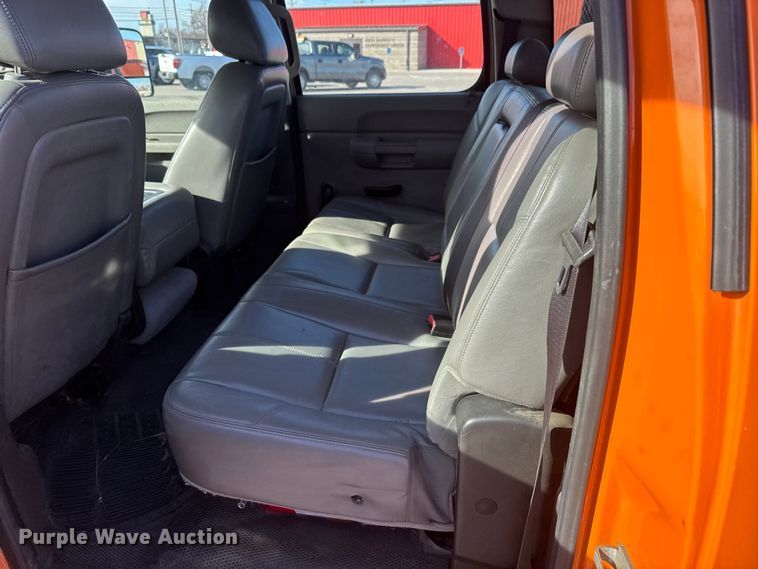 image for item EP2926 2012 Chevrolet Silverado 2500HD Crew Cab utility bed pickup truck