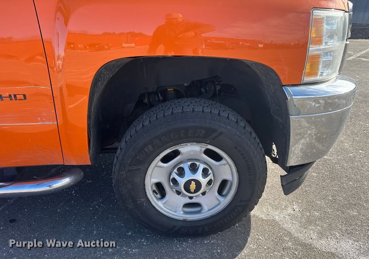 image for item EP2926 2012 Chevrolet Silverado 2500HD Crew Cab utility bed pickup truck