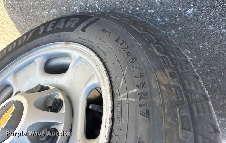 image for item EP2926 2012 Chevrolet Silverado 2500HD Crew Cab utility bed pickup truck