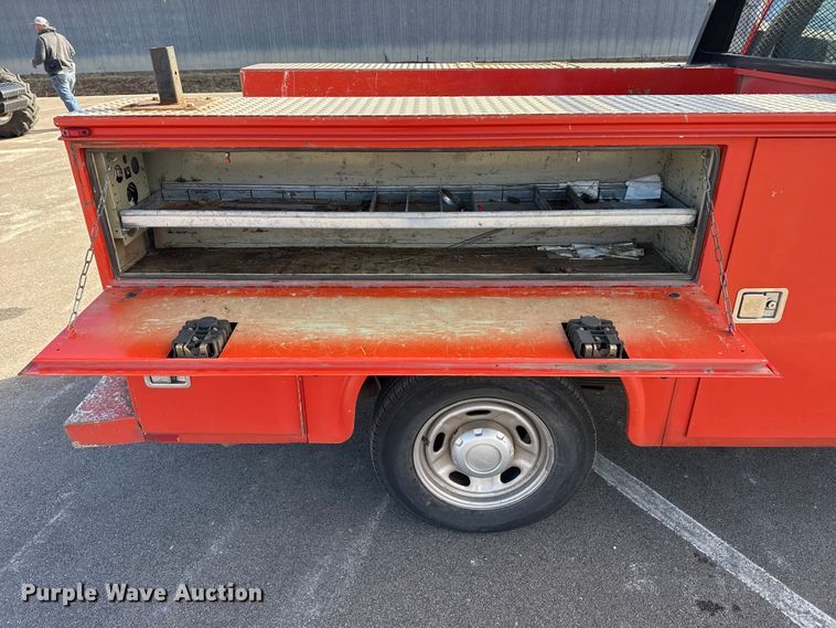 image for item EP2927 2011 Ford F250 Super Duty Crew Cab utility bed pickup truck