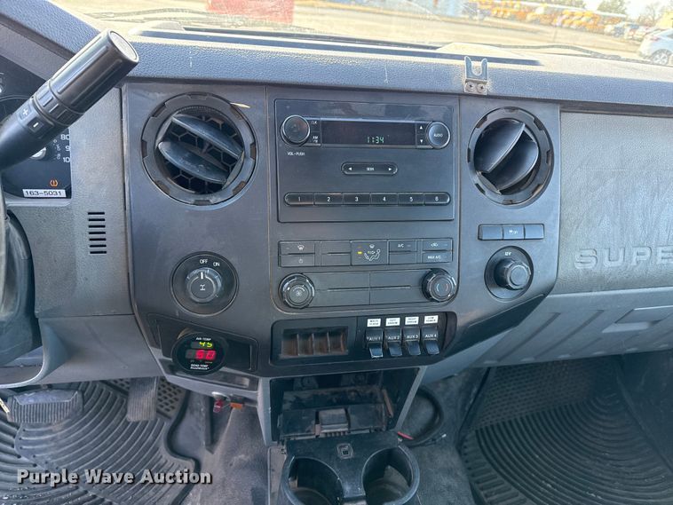 image for item EP2927 2011 Ford F250 Super Duty Crew Cab utility bed pickup truck