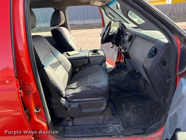 image for item EP2927 2011 Ford F250 Super Duty Crew Cab utility bed pickup truck