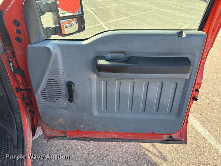 image for item EP2927 2011 Ford F250 Super Duty Crew Cab utility bed pickup truck