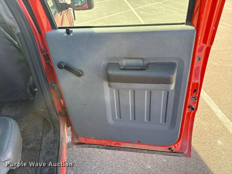 image for item EP2927 2011 Ford F250 Super Duty Crew Cab utility bed pickup truck