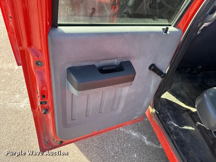 image for item EP2927 2011 Ford F250 Super Duty Crew Cab utility bed pickup truck