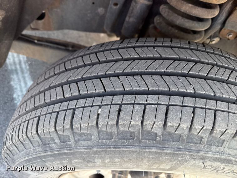 image for item EP2927 2011 Ford F250 Super Duty Crew Cab utility bed pickup truck