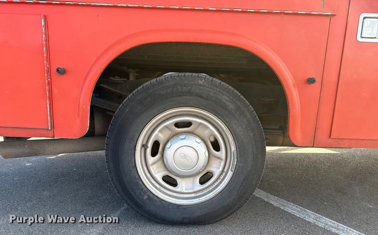 image for item EP2927 2011 Ford F250 Super Duty Crew Cab utility bed pickup truck