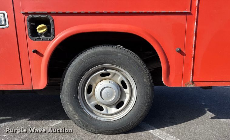 image for item EP2927 2011 Ford F250 Super Duty Crew Cab utility bed pickup truck