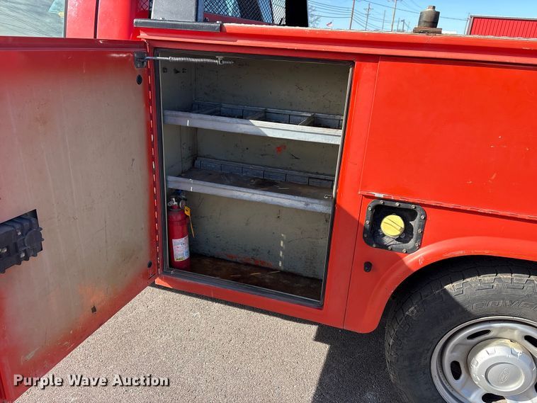 image for item EP2928 2011 Ford F250 Super Duty Crew Cab utility bed pickup truck