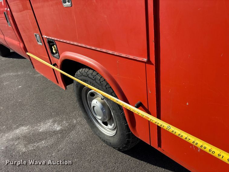 image for item EP2928 2011 Ford F250 Super Duty Crew Cab utility bed pickup truck