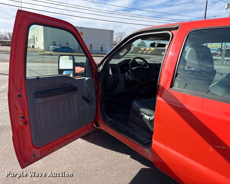 image for item EP2928 2011 Ford F250 Super Duty Crew Cab utility bed pickup truck