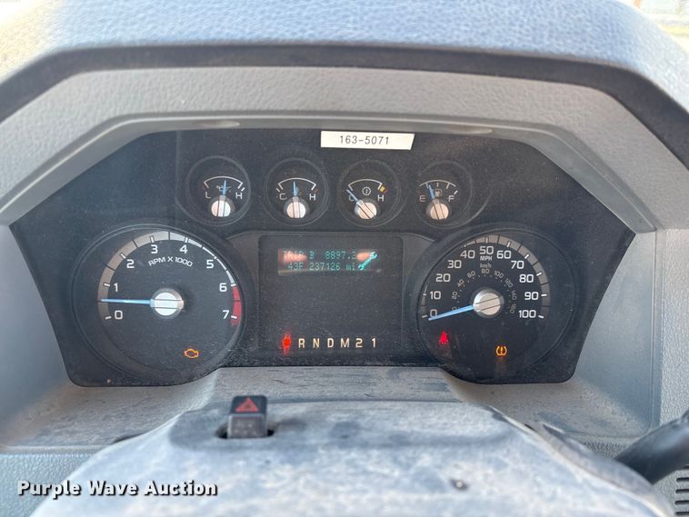 image for item EP2928 2011 Ford F250 Super Duty Crew Cab utility bed pickup truck