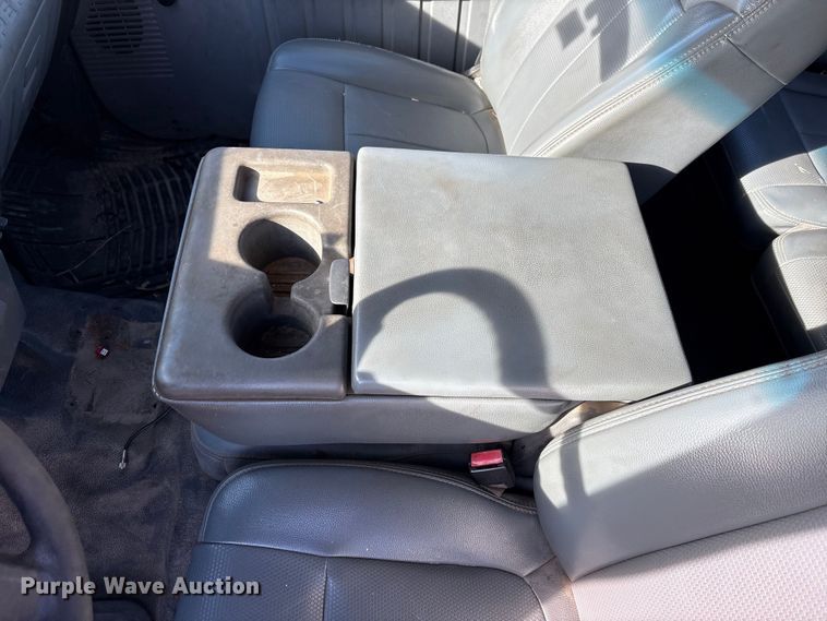 image for item EP2928 2011 Ford F250 Super Duty Crew Cab utility bed pickup truck