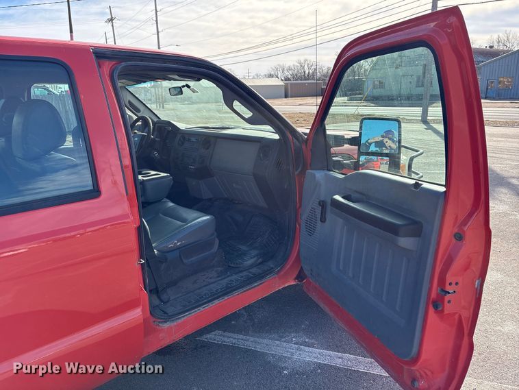 image for item EP2928 2011 Ford F250 Super Duty Crew Cab utility bed pickup truck