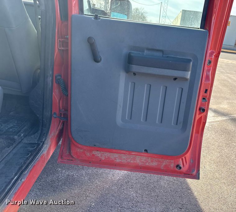 image for item EP2928 2011 Ford F250 Super Duty Crew Cab utility bed pickup truck