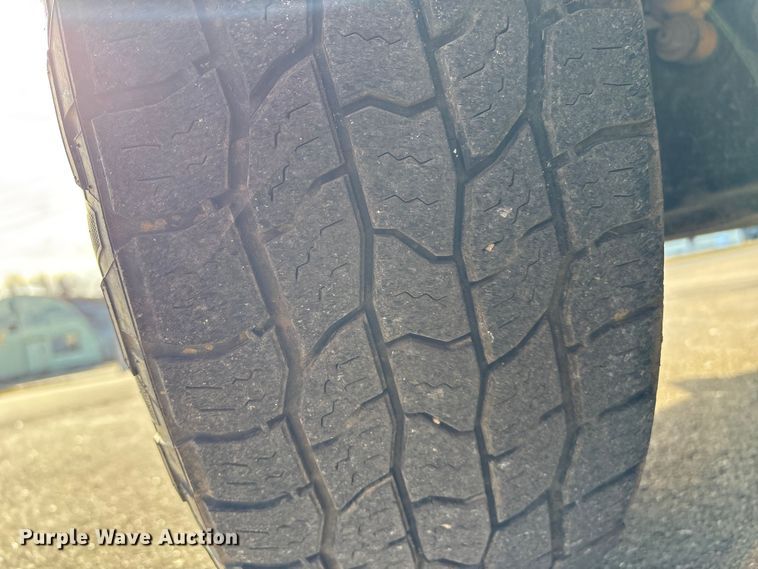 image for item EP2928 2011 Ford F250 Super Duty Crew Cab utility bed pickup truck