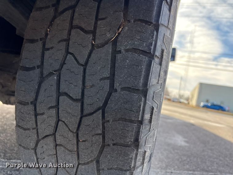 image for item EP2928 2011 Ford F250 Super Duty Crew Cab utility bed pickup truck