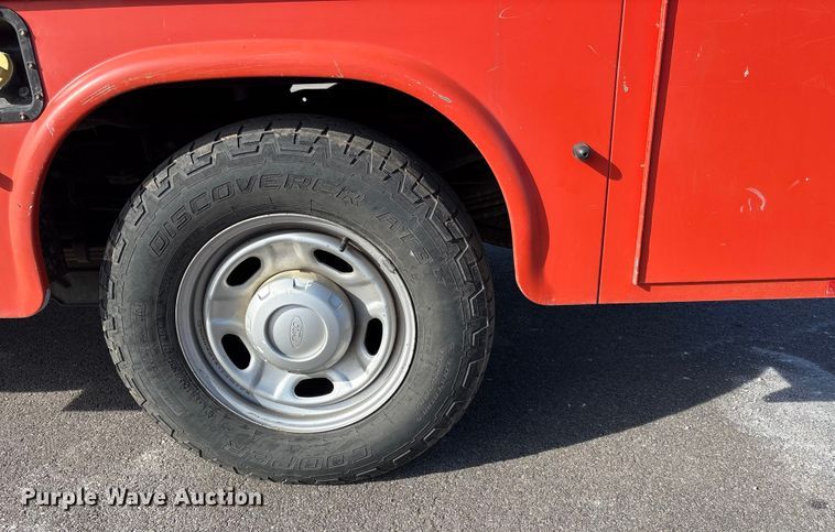 image for item EP2928 2011 Ford F250 Super Duty Crew Cab utility bed pickup truck