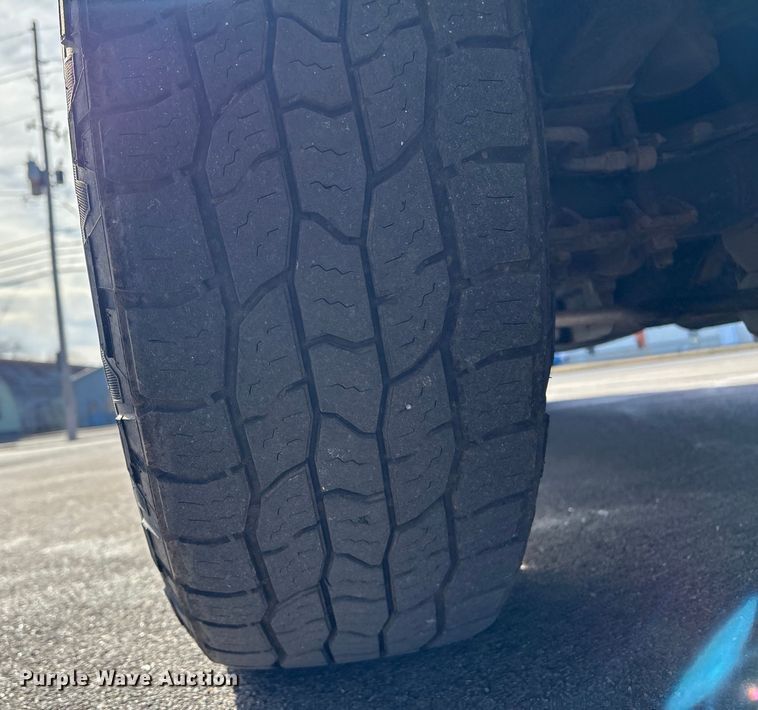 image for item EP2928 2011 Ford F250 Super Duty Crew Cab utility bed pickup truck