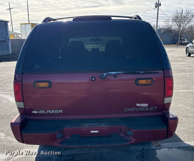 image for item EP2929 2002 Chevrolet Blazer SUV