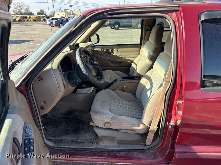 image for item EP2929 2002 Chevrolet Blazer SUV