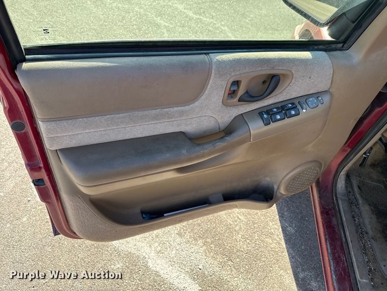 image for item EP2929 2002 Chevrolet Blazer SUV