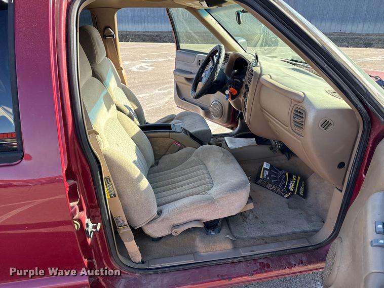 image for item EP2929 2002 Chevrolet Blazer SUV