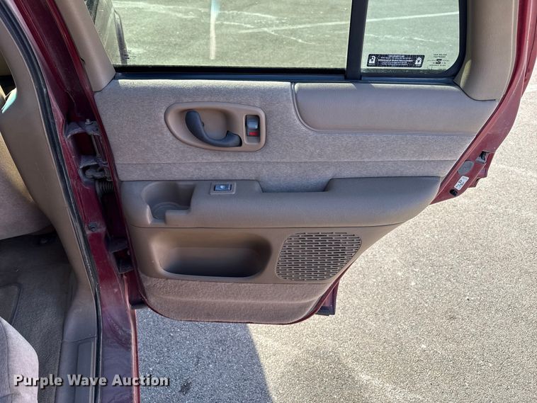 image for item EP2929 2002 Chevrolet Blazer SUV