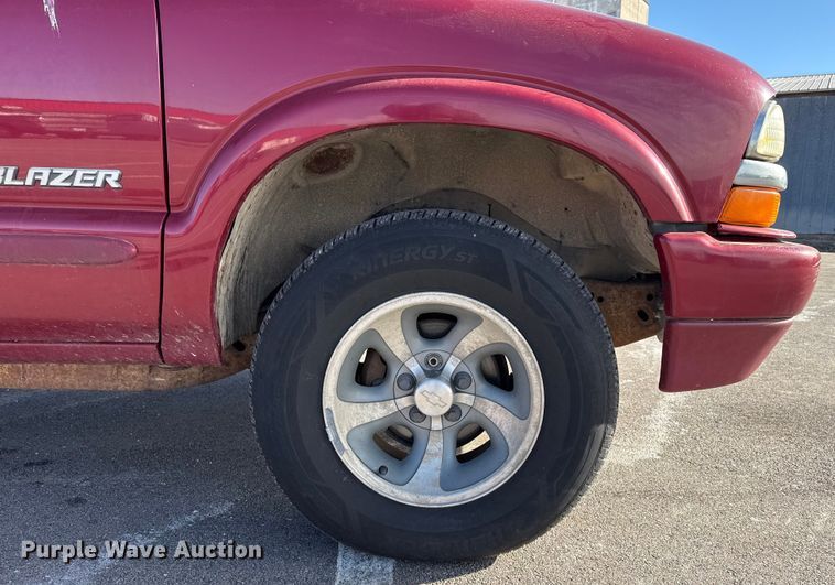 image for item EP2929 2002 Chevrolet Blazer SUV