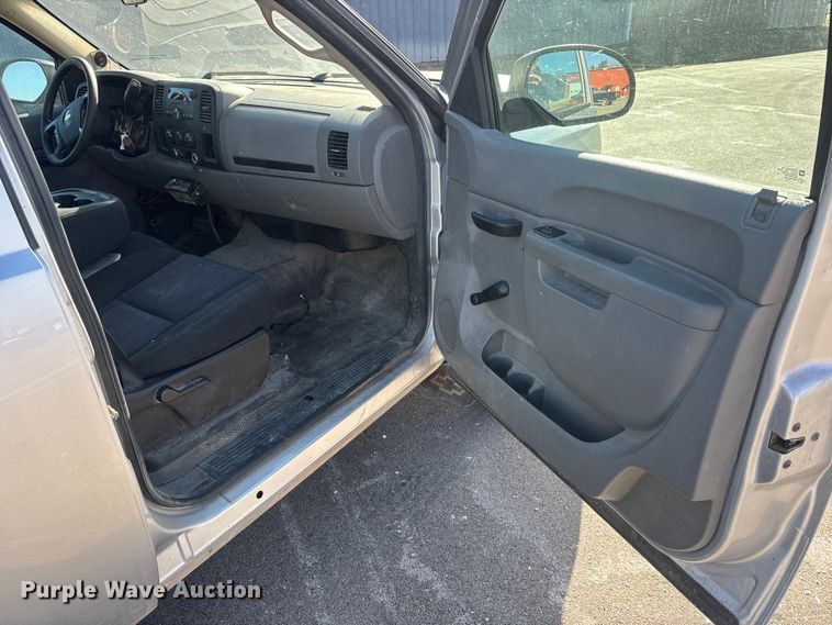 image for item EP2930 2012 Chevrolet Silverado 1500 Crew Cab pickup truck