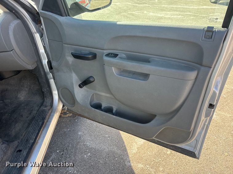 image for item EP2930 2012 Chevrolet Silverado 1500 Crew Cab pickup truck