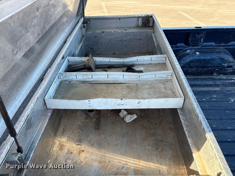 image for item EP2933 2002 Chevrolet Silverado 1500 pickup truck