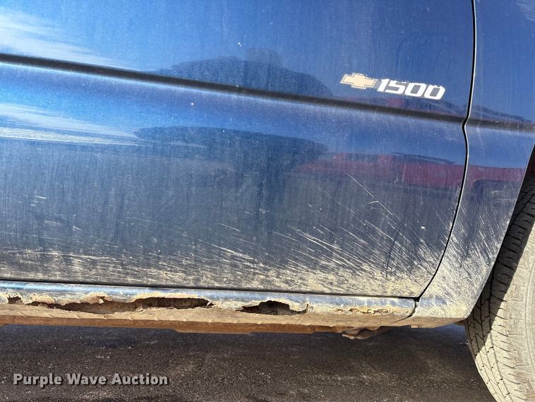 image for item EP2933 2002 Chevrolet Silverado 1500 pickup truck