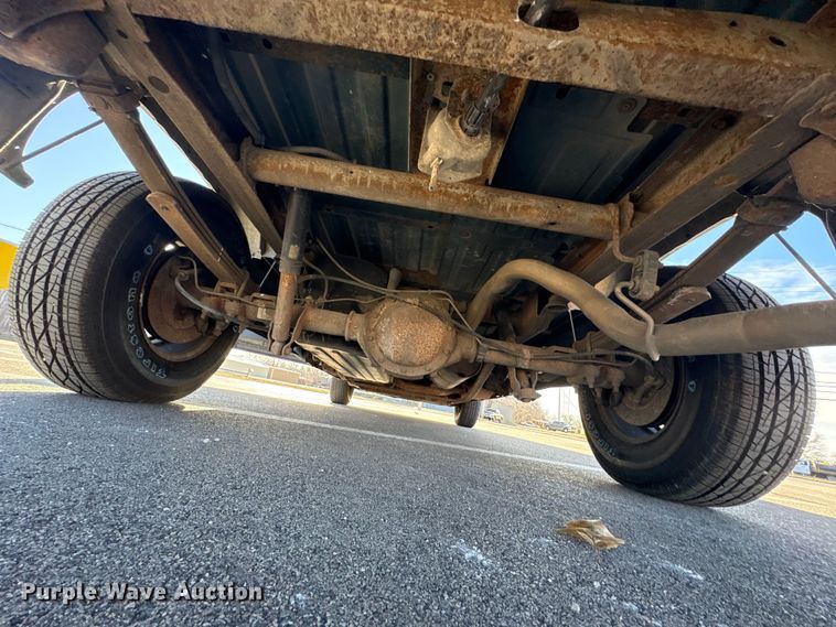 image for item EP2933 2002 Chevrolet Silverado 1500 pickup truck