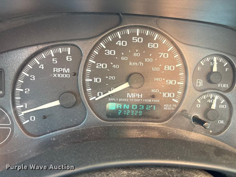 image for item EP2933 2002 Chevrolet Silverado 1500 pickup truck