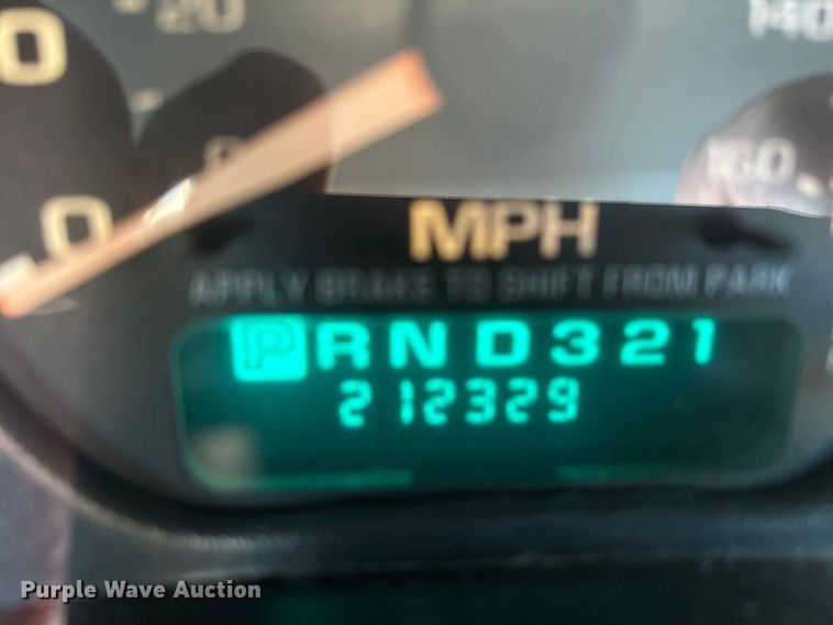 image for item EP2933 2002 Chevrolet Silverado 1500 pickup truck