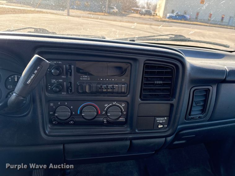 image for item EP2933 2002 Chevrolet Silverado 1500 pickup truck